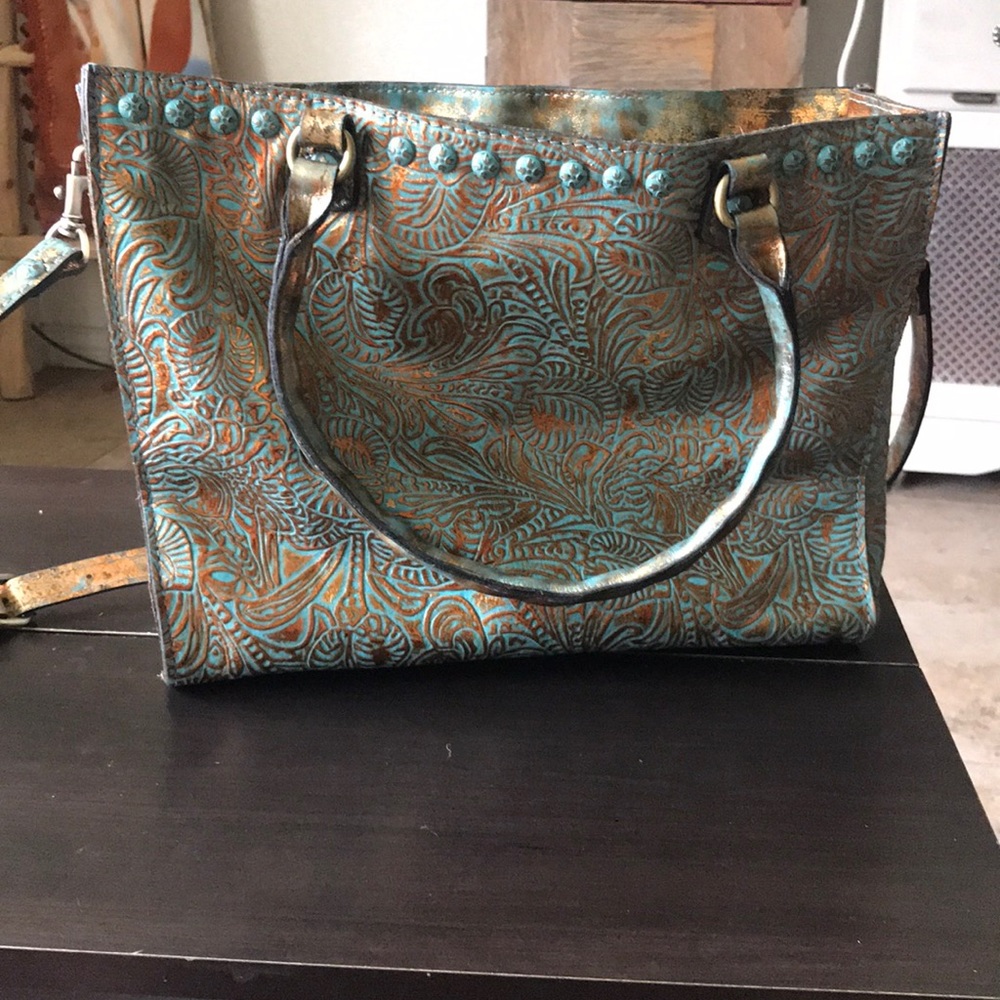 Super cute purse! Just don’t carry it!